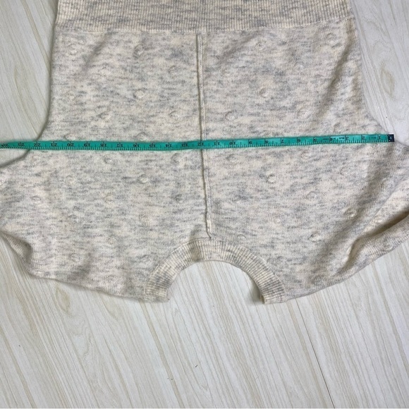 William Rast Alpaca mix gray v- back knit dot sweater size S - Picture 5 of 10